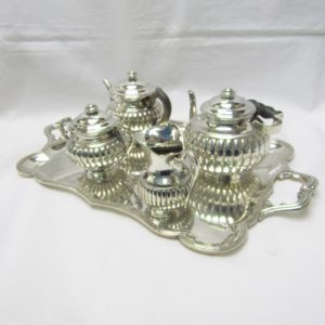 Juego de Cinco piezas de Café y Té. España, 19th. 2.725 gr.