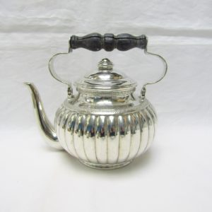 Juego de Cinco piezas de Café y Té. España, 19th. 2.725 gr.