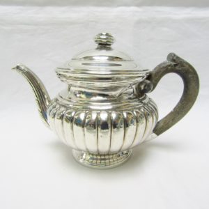 Juego de Cinco piezas de Café y Té. España, 19th. 2.725 gr.