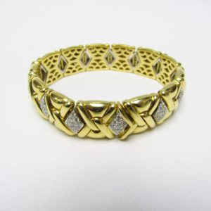 Pulsera de Oro de 18k con 117 Diamantes talla Brillante de 4,75 ct. (H-I/VS1-VS2). 78 gr.