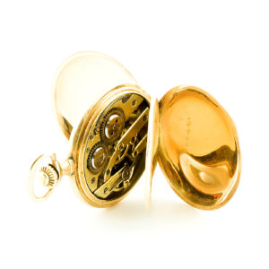 Reloj Suizo de Bolsillo-Colgar para señora, saboneta y remontoir. Ca. 1880. Oro 18k.