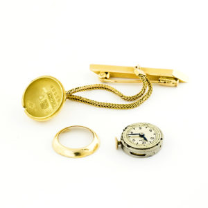 Vulcain (Locle, Suiza). Reloj Miniatura de Bolsillo-Colgar, con broche, lepine y remontoir. Ca. 1900. Oro 18k.