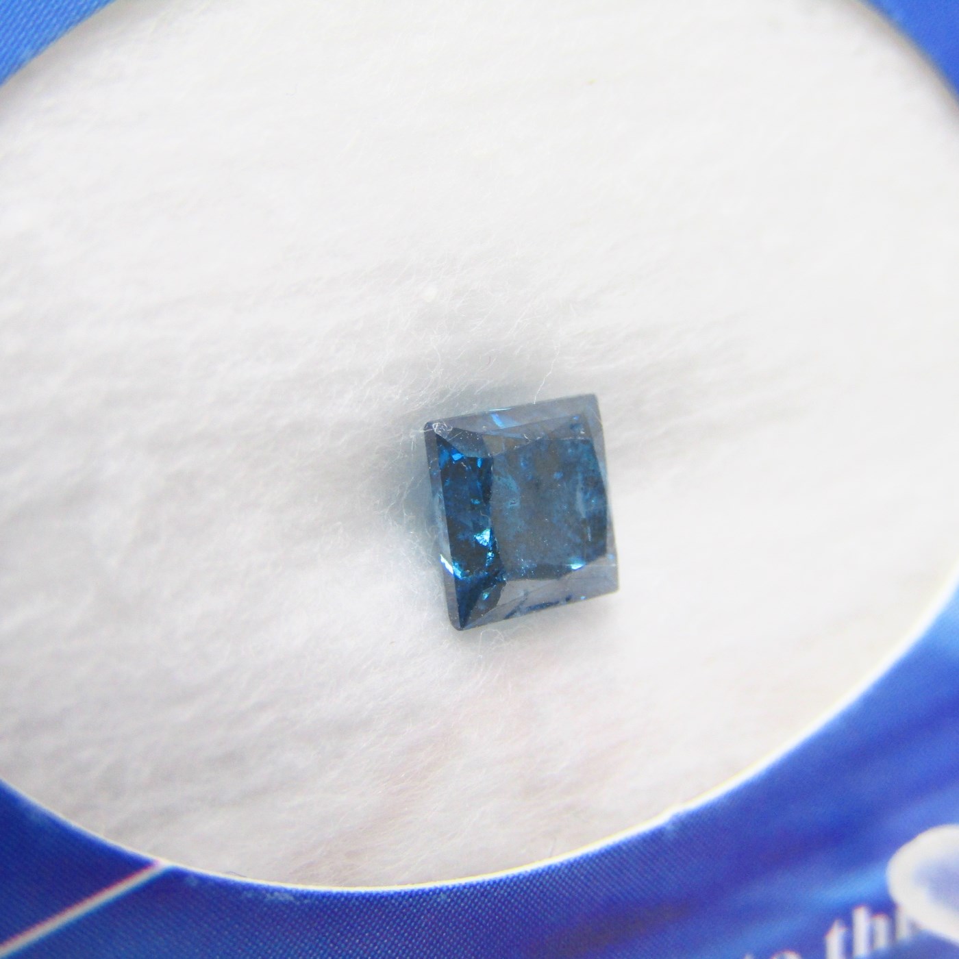 Diamante Natural talla Princesa de 1,02 ct. I1, Azul. Certificado GLB. Diamante Natural talla Princesa de 1,02 ct. I1, Azul. Certificado GLB.