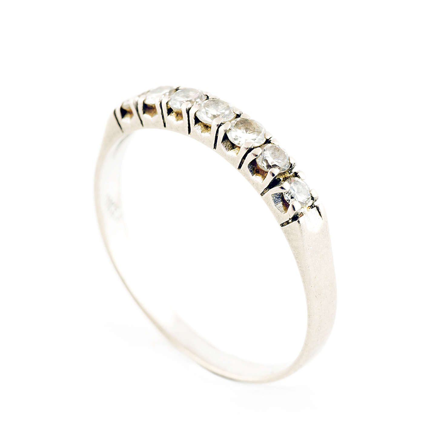 Heptillo en Oro Blanco de 18k, con Diamantes talla Brillante de 0,30 ct. total. (H-I/SI1-SI2). 1,50 gr. Heptillo en Oro Blanco de 18k, con Diamantes talla Brillante de 0,30 ct. total. (H-I/SI1-SI2). 1,50 gr.