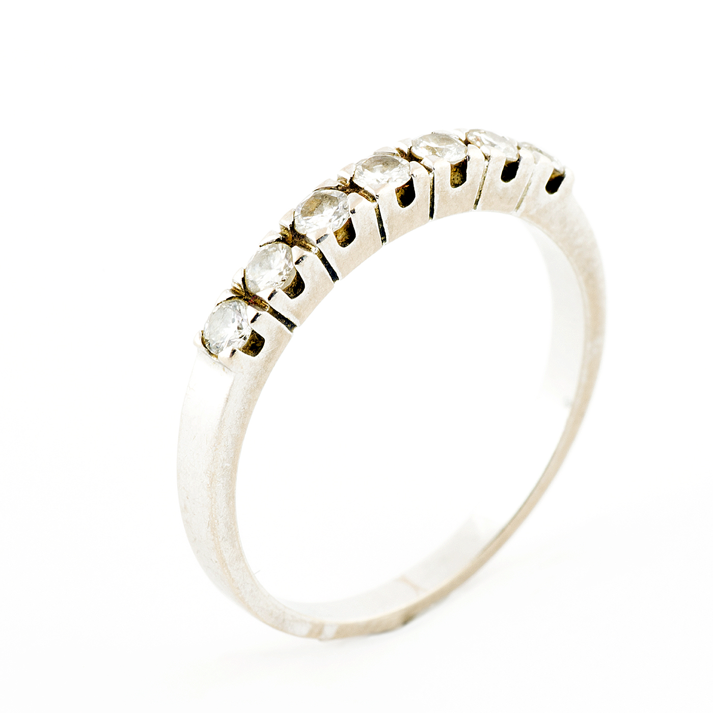 Heptillo en Platino, con Diamantes talla Brillante de 0,35 ct. total. (H-I/VS1-VS2). 2,20 gr. Heptillo en Platino, con Diamantes talla Brillante de 0,35 ct. total. (H-I/VS1-VS2). 2,20 gr.