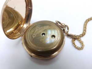 M. Barry (Geneve). Reloj de bolsillo-colgar, saboneta. Oro 14k. Ca. 1880.