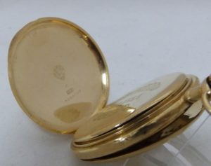 Omega. Reloj de Bolsillo saboneta. Circa, 1912. Oro 18k.