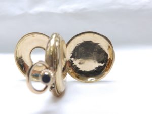 Reloj de bolsillo-colgar, ½ saboneta, remontoir. Finales siglo XIX. Oro 14k.