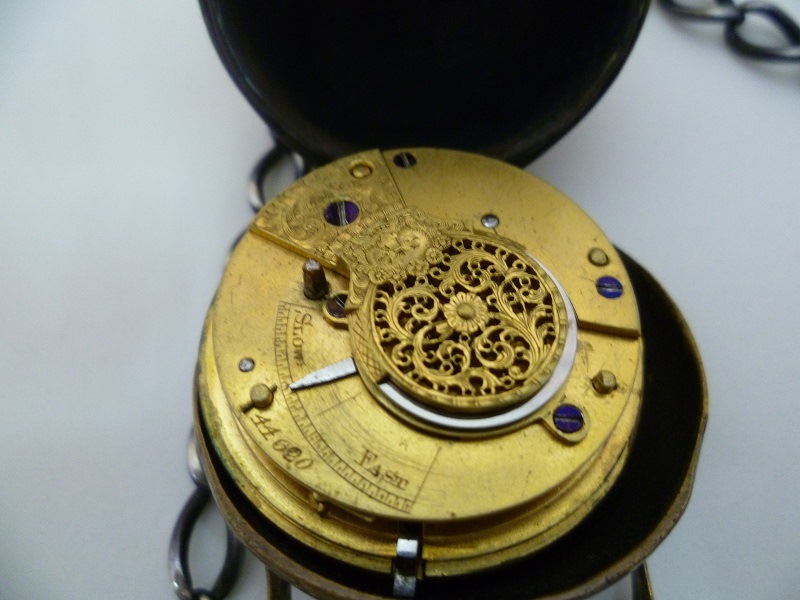 RELOJ DE VITRINA O SOBREMESA RELOJ DE VITRINA O SOBREMESA