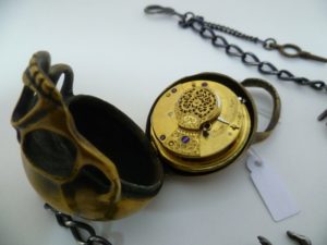 RELOJ DE VITRINA O SOBREMESA