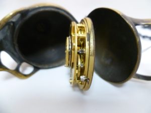 RELOJ DE VITRINA O SOBREMESA