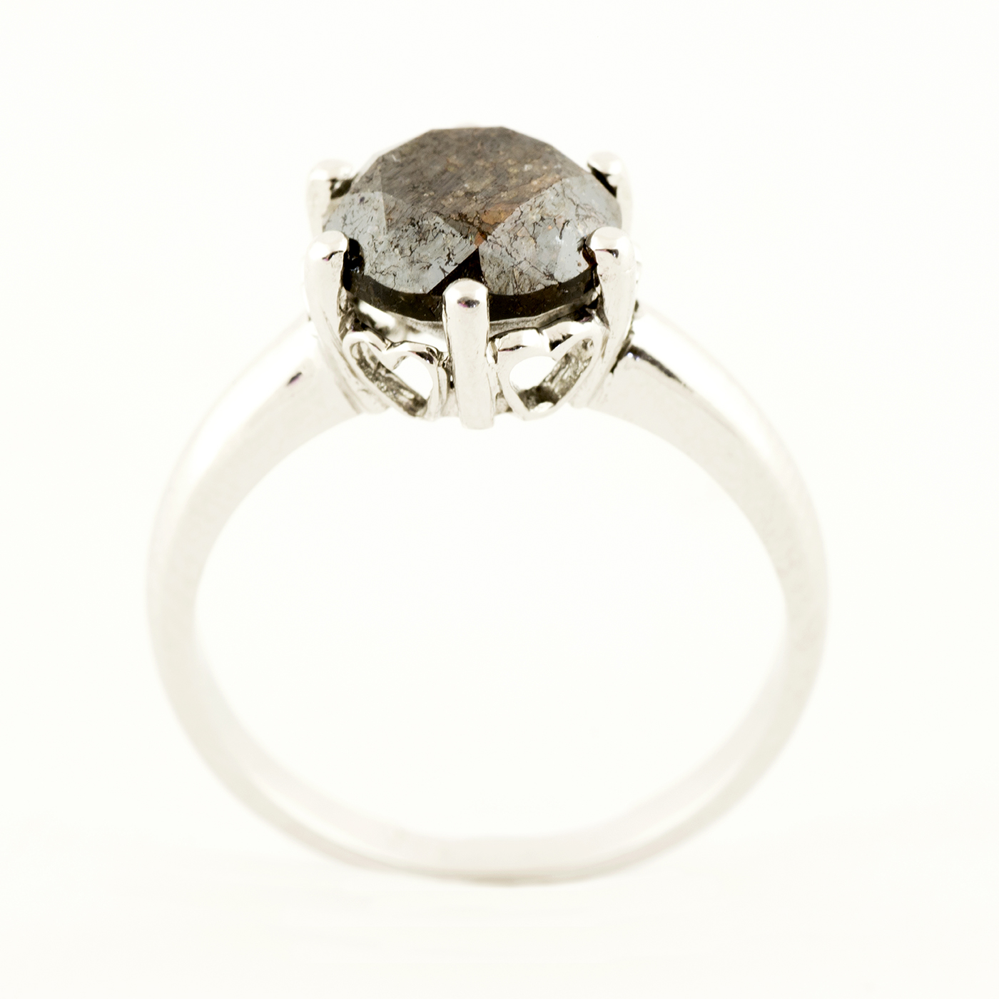 Solitario en Oro Blanco con Diamante Natural talla Brillante, de 3,03 ct. Color Dark Brown, Claridad P3. Certificado IGE.