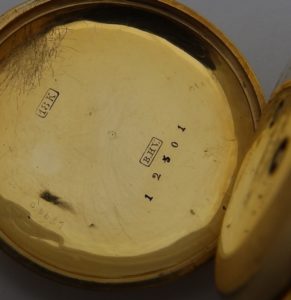 THOMAS RUSSELL. London. Reloj de bolsillo y colgar, saboneta. Oro de 18k. Ca.,1870-80.