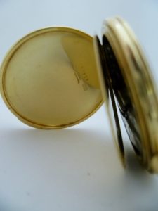 Tiffany (New York) -- Fabricado por Touchon & Company (Suiza) -- Circa. 1910. Oro 18k. Peso: 52 gr.