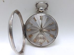 WILL M. COCHRAM. Reloj de Bolsillo para caballero, Verge Fusee. Londres, 1830.