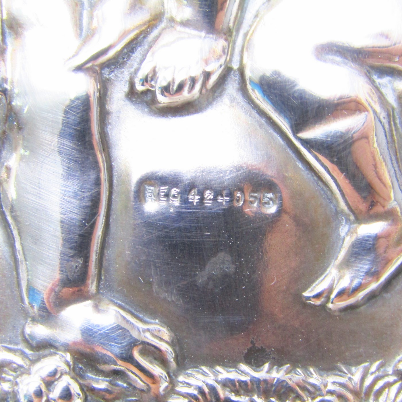 Williams Birmingham Ltd. Tú y yo, pareja de cepillos para ropa en plata de Ley, Birmingham, 1905. Williams Birmingham Ltd. Tú y yo, pareja de cepillos para ropa en plata de Ley, Birmingham, 1905.