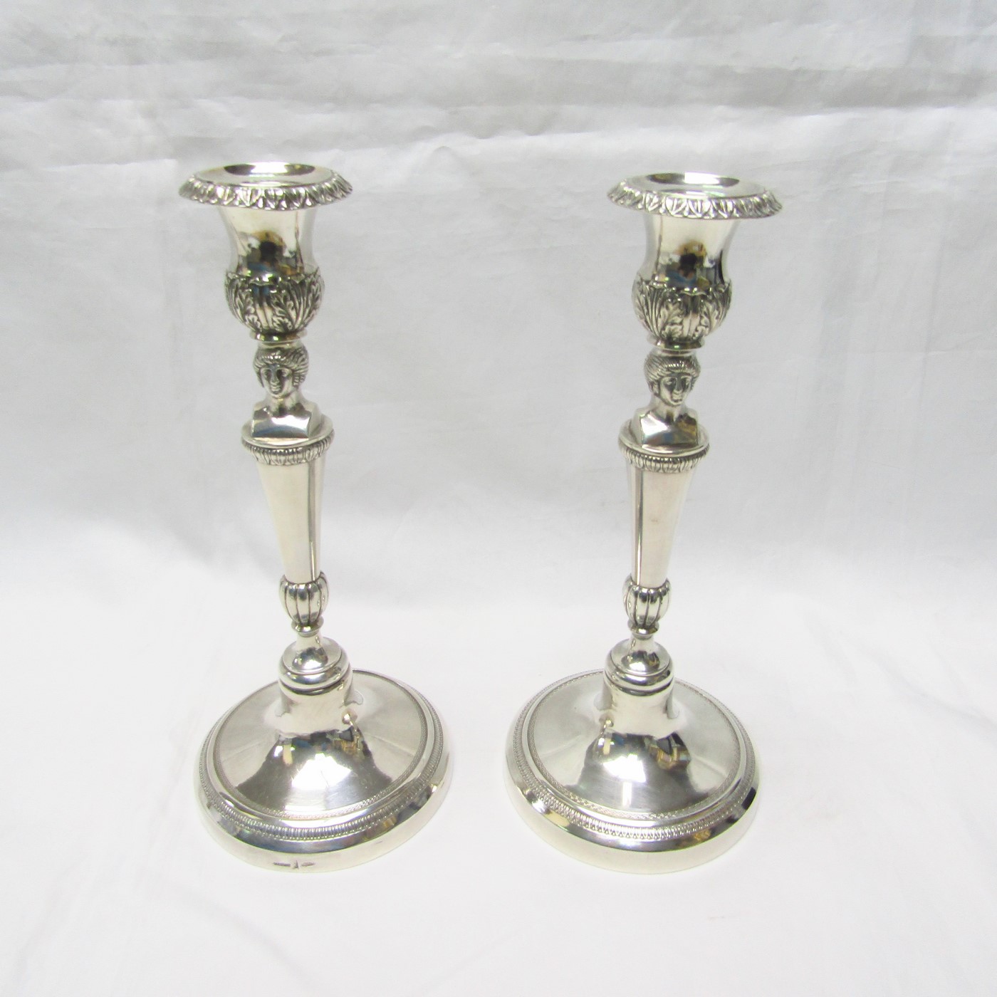 Candeleros neoclásicos en Plata de Ley. España, 1853. Candeleros neoclásicos en Plata de Ley. España, 1853.