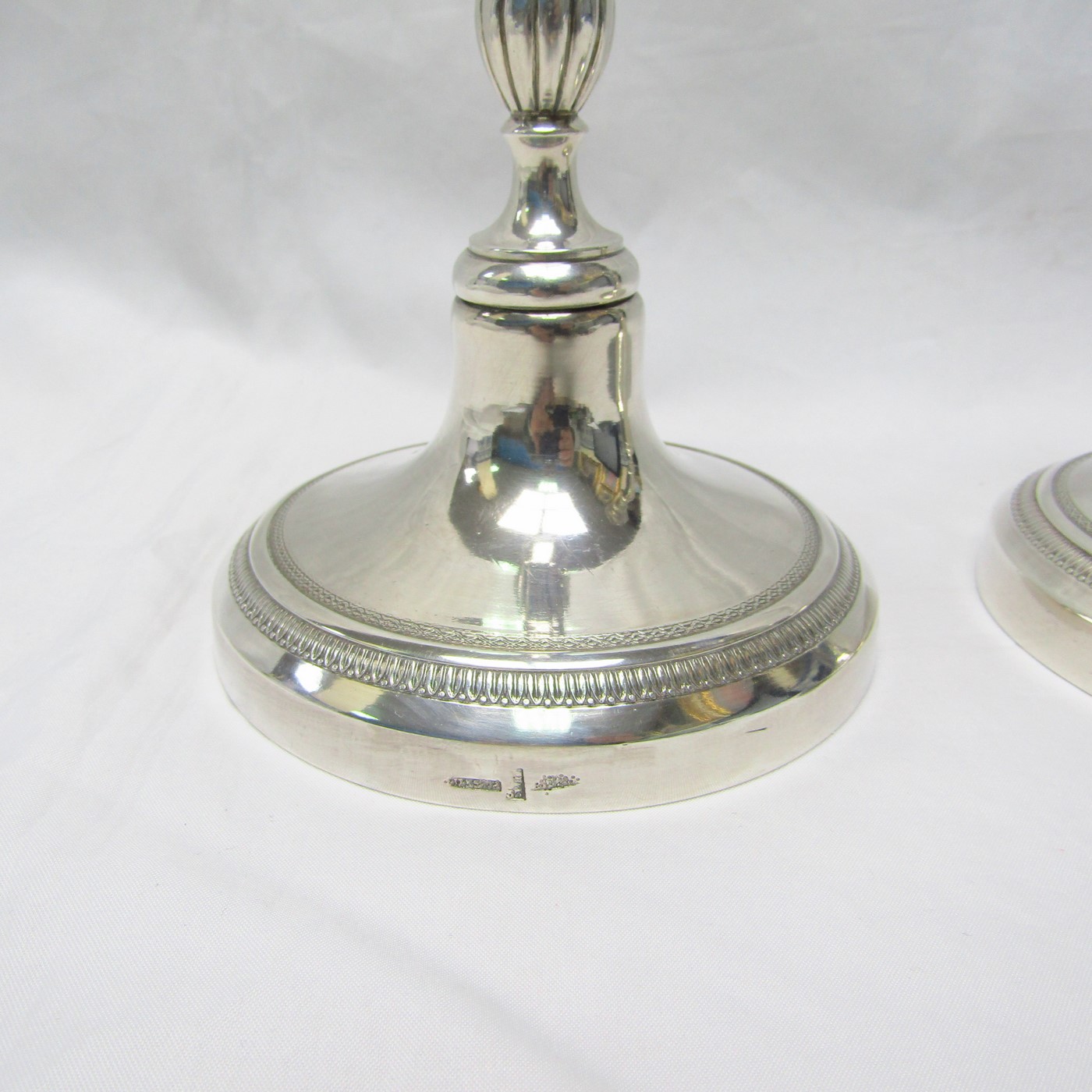 Candeleros neoclásicos en Plata de Ley. España, 1853. Candeleros neoclásicos en Plata de Ley. España, 1853.