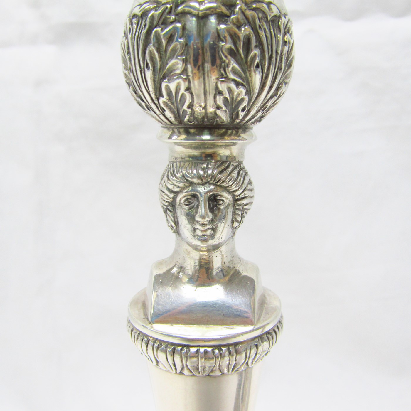 Candeleros neoclásicos en Plata de Ley. España, 1853. Candeleros neoclásicos en Plata de Ley. España, 1853.