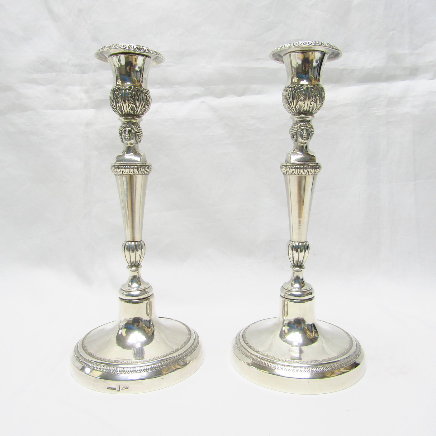 Candeleros neoclásicos en Plata de Ley. España, 1853. Candeleros neoclásicos en Plata de Ley. España, 1853.