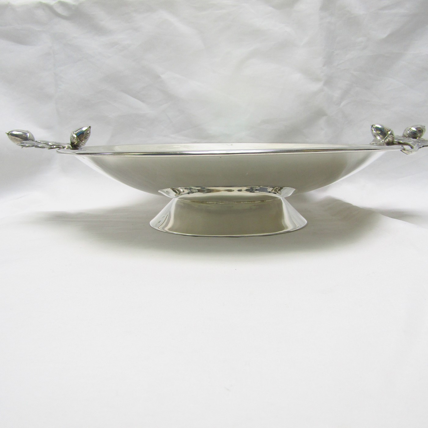 MONTEJO-PÉREZ FERNÁNDEZ. Frutero decorado en Plata de Ley, España, siglo XX. MONTEJO-PÉREZ FERNÁNDEZ. Frutero decorado en Plata de Ley, España, siglo XX.