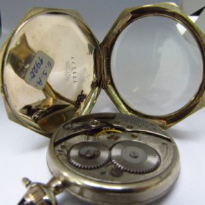 Waltham, USA. Reloj de Bolsillo, lepine y remontoir. caja octogonal. Ca. 1920.Oro blanco 14k.