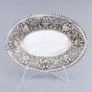 ADRADAS. Panera Oval calada en Plata. España, siglo XIX.