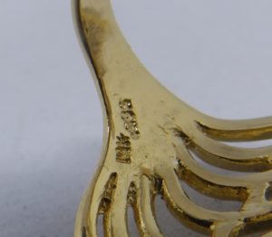 Anillo en Oro Amarillo 14k con 15 Diamantes Naturales talla Brillante de 1,00 ct. total aprox. (G-H-I/SI1-SI2). Peso: 6,87 gr.