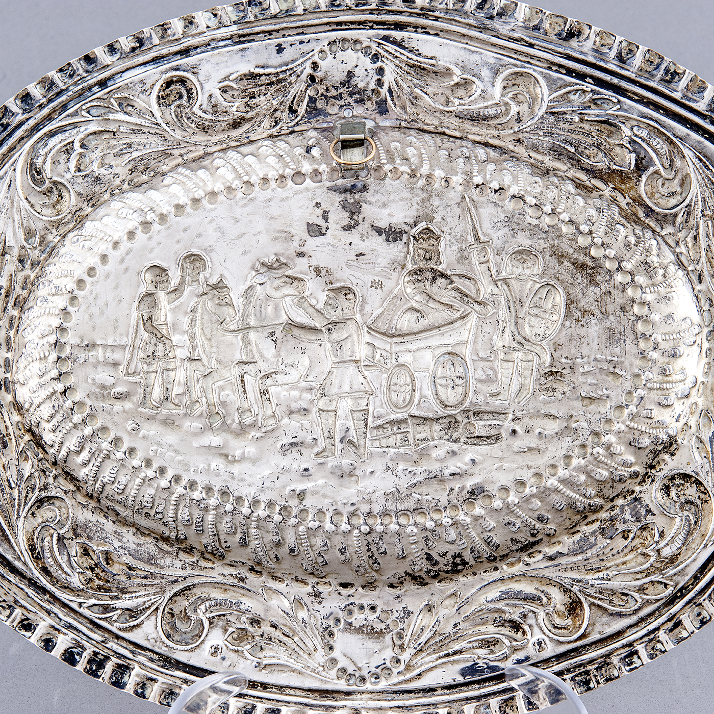 Bandeja decorativa oval en Plata. Castilla La Mancha, siglo XVIII. Bandeja decorativa oval en Plata. Castilla La Mancha, siglo XVIII.