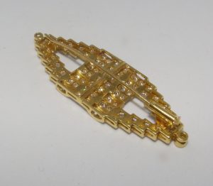 Gregory. Broche de Oro de 18k. Con 82 Diamantes Naturales, talla Brillante, de 3,81 ct. (F-G/VVS). Certificado IGE
