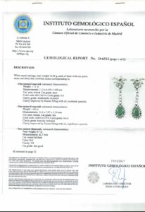 Pareja de Pendientes largos en Oro de 18k con Esmeraldas talla Pera de 1,71 ct y 1,65 ct. y 68 Diamantes Naturales de 1,98 ct. total. Certificado IGE