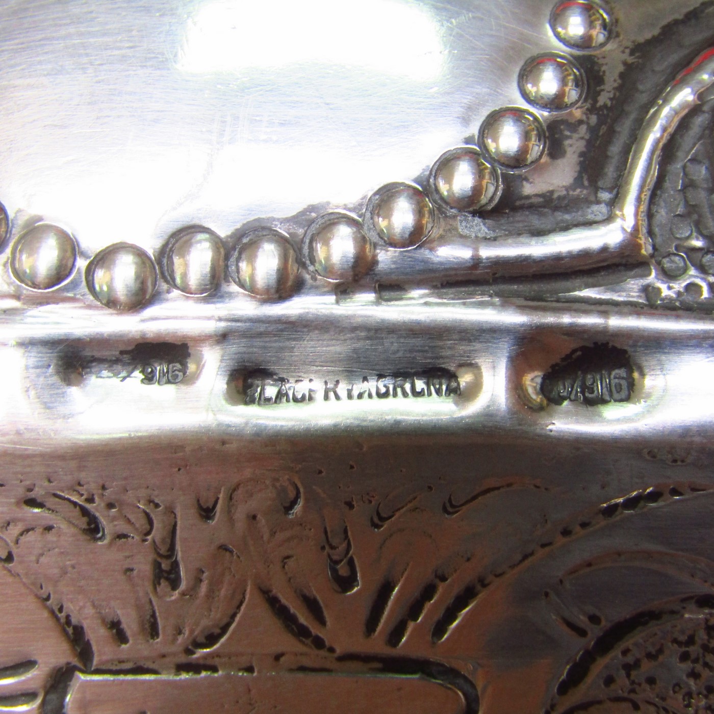 PLACER Y AGRUÑA. Bandeja decorativa oval en Plata. España, ca. 1900. PLACER Y AGRUÑA. Bandeja decorativa oval en Plata. España, ca. 1900.