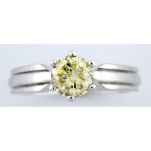 Solitario en Oro de 18k. con Diamante talla Brillante, Yellowish de 1,25 ct. Color, N-O. Claridad, SI2