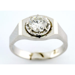 Sortija de Oro Blanco de 18k. con Diamante Natural Talla Brillante de 0,70 ct. (J/SI2). Certificado IGE.