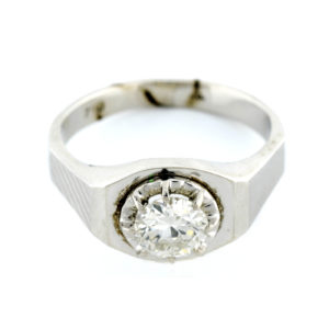 Sortija de Oro Blanco de 18k. con Diamante Natural Talla Brillante de 0,70 ct. (J/SI2). Certificado IGE.