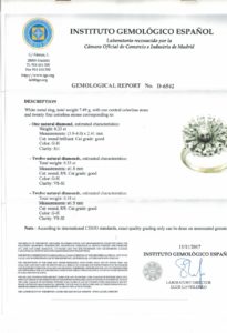 Sortija en Oro Blanco con Diamante Central, talla Brillante de 0,23 ct. (G-H/SI1) y 24 Diamantes Naturales, de 0,51 ct. (G-H/VS-SI). Certificado IGE.