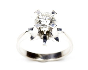 Sortija en Oro de 18k. con Diamante Natural talla Brillante de 0,60 ct. (I/VS1). Certificado IGE.