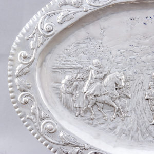 Bandeja Decorativa de Gran Tamaño, en Plata. España. Siglo XX