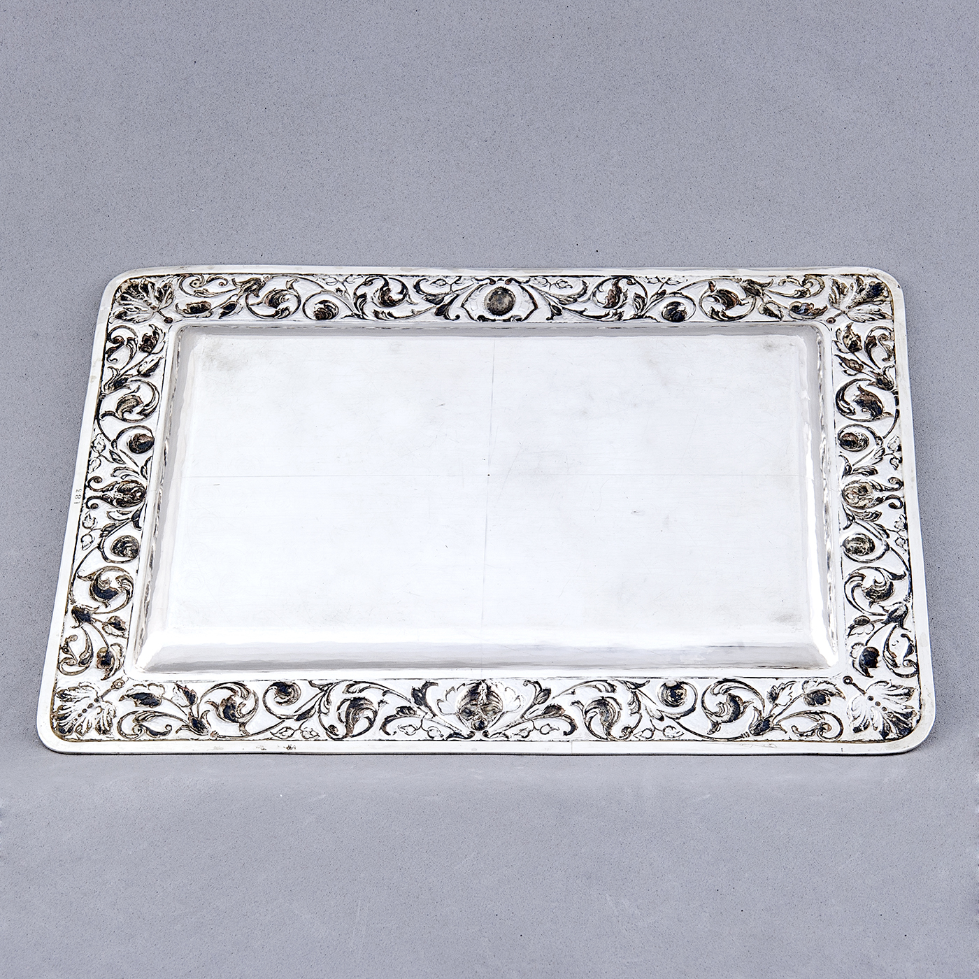 Bandeja para cartas en Plata. España, siglo XIX. 550 gr. Bandeja para cartas en Plata. España, siglo XIX. 550 gr.