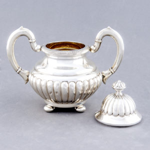 D. García. Juego de Café y té en plata de Ley. España, siglo XX. 2658 gr.