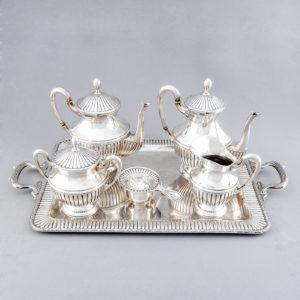 DIONISIO GARCÍA. Juego de Café y Té en plata. España, siglo XX.