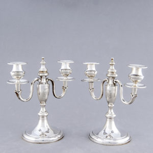 DURAN. Pareja de candelabros de dos luces. España, 20th.
