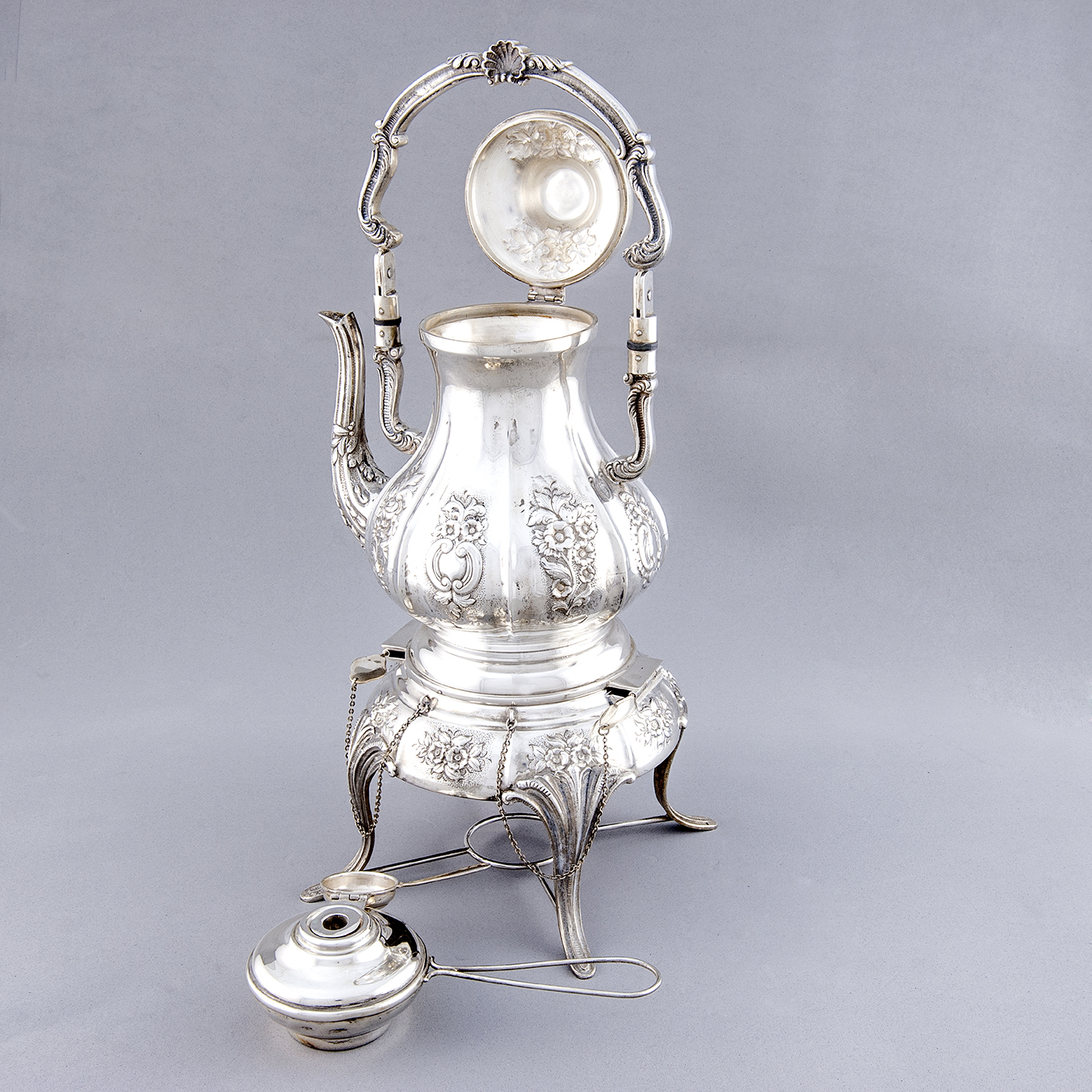 FLORENTINA. Samovar con mechero en Plata. Bogotá, s.XX. FLORENTINA. Samovar con mechero en Plata. Bogotá, s.XX.