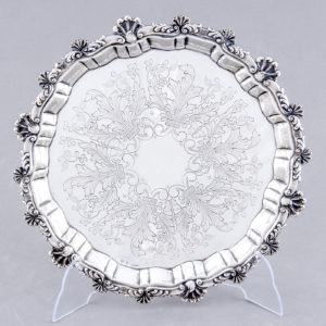 J. PÉREZ FERNÁNDEZ. Salvilla decorada en Plata de Ley, España, 20th.