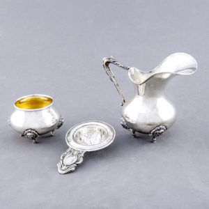 Juego de Café y Té en plata de Ley. UCCI. España, siglo XX