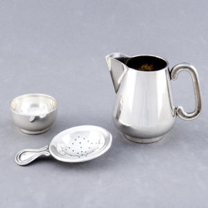 Juego de Café y Té Estilo Inglés, en Plata. España, siglo XX.