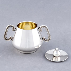 Juego de Café y Té Estilo Inglés, en Plata. España, siglo XX.
