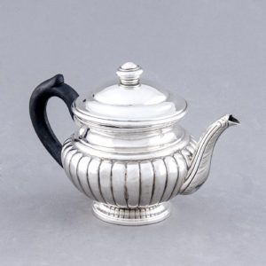 Juego de Cinco piezas de Café y Té. España, 19th. 2.725 gr.