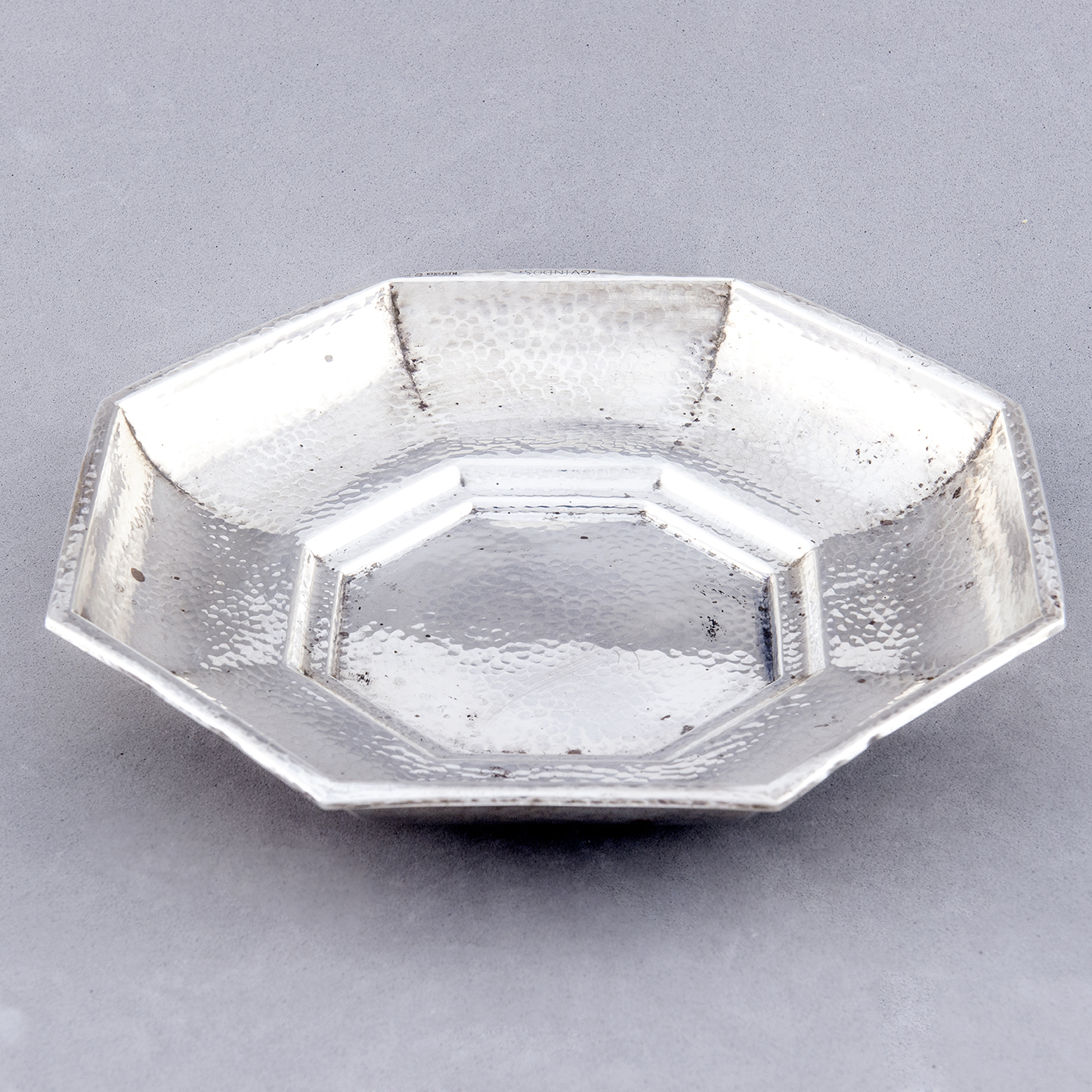 MATILDE ESPUÑES. Fuente Octogonal en Plata. España, siglo XX. MATILDE ESPUÑES. Fuente Octogonal en Plata. España, siglo XX.