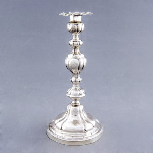Pareja de Candeleros en Plata de Ley. España, siglo XIX.